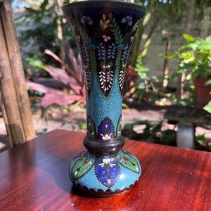 Antique Cloisonne Vase, in immaculate condition!
